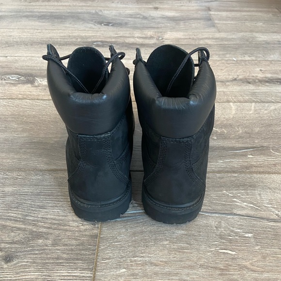 Timberland Women's 6 Inch Premium Waterproof Boots - Picture 4 of 9